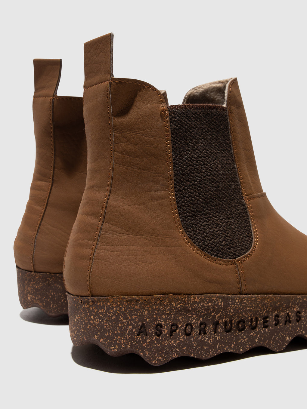 Chelsea Ankle Boots CAIA BROWN