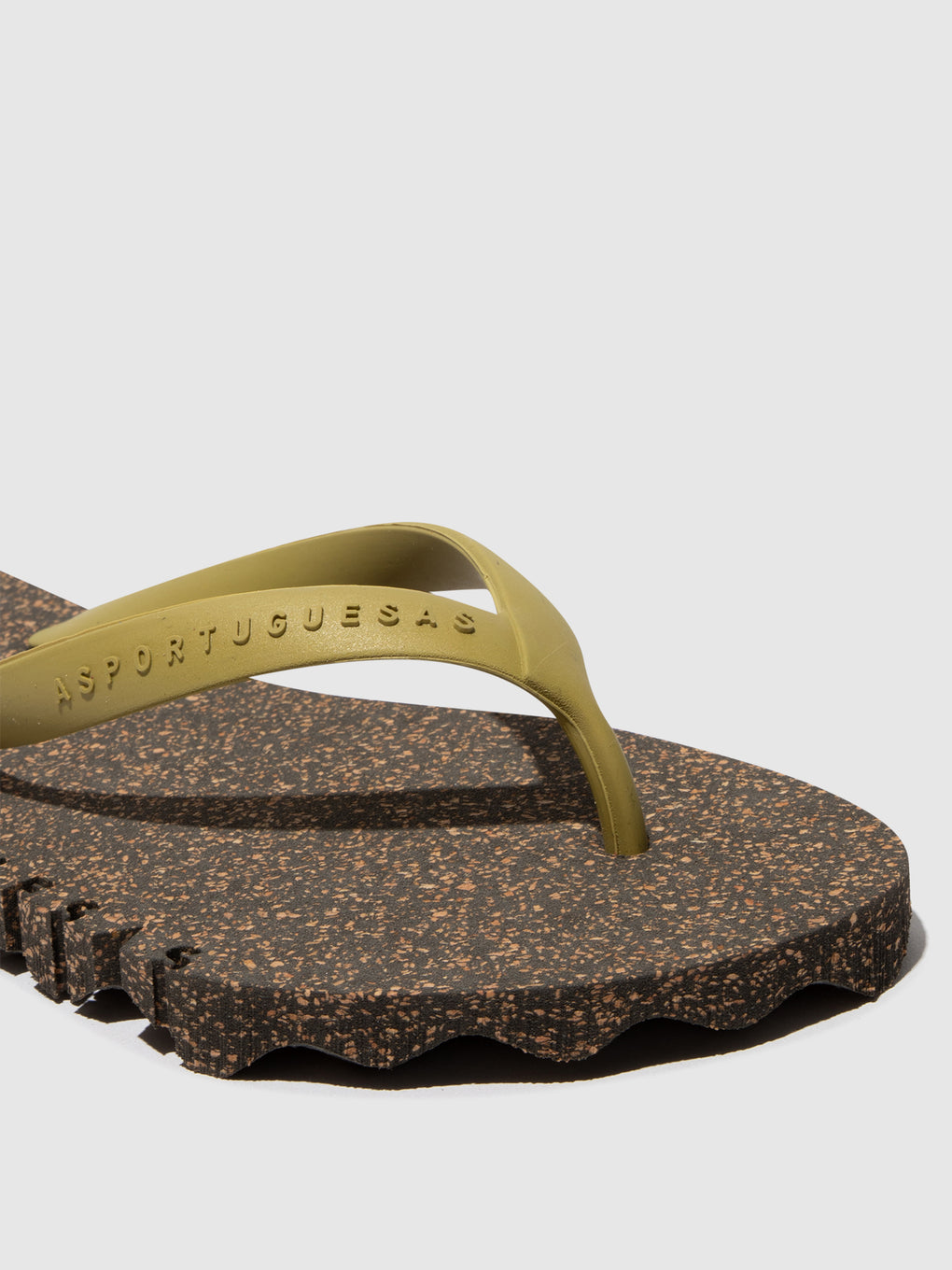 Beach Flip-Flops BUMPY Black & Mlt. Gold strap