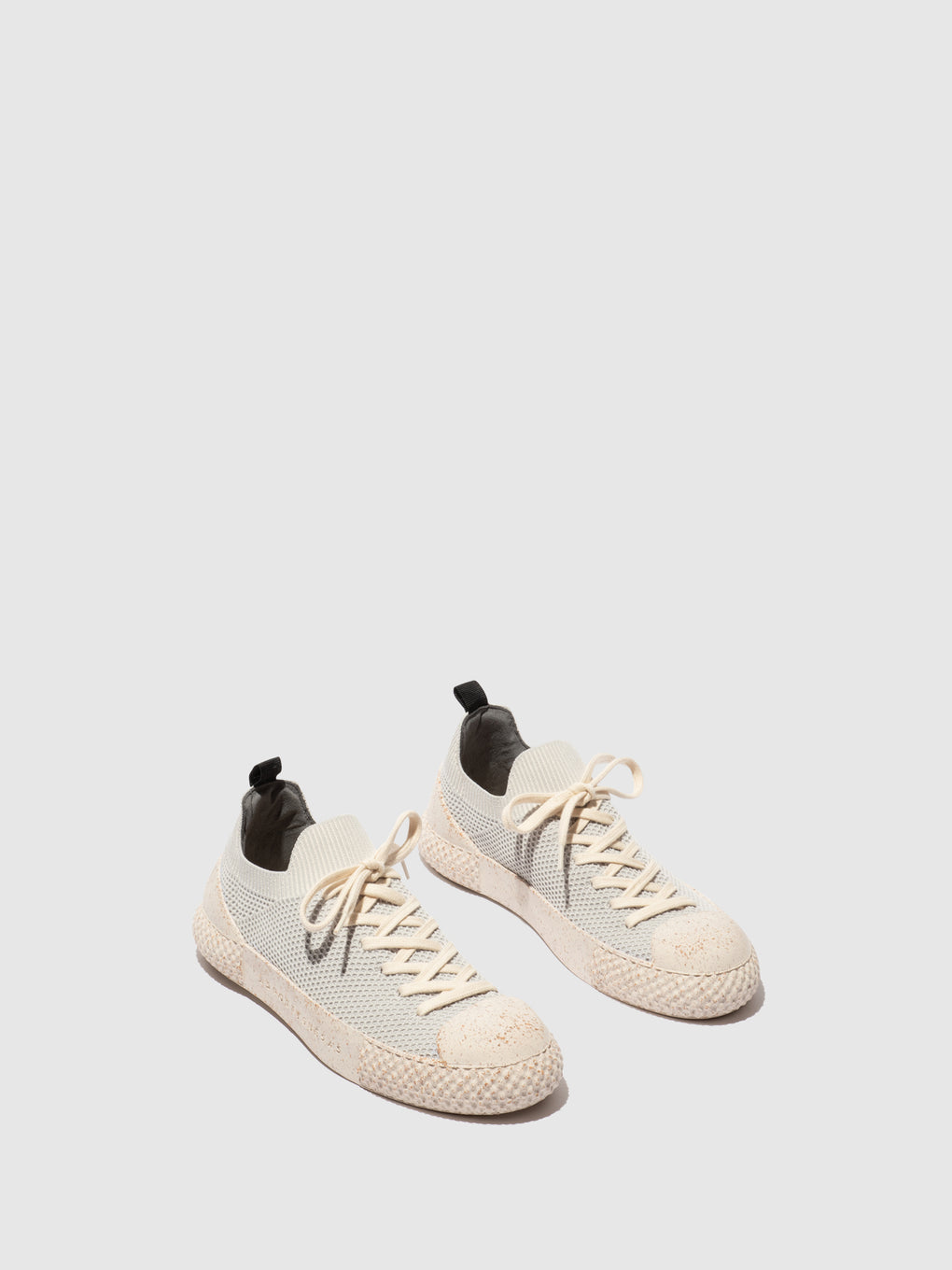 Low-Top Trainers TRIP 2 OFFWHITE
