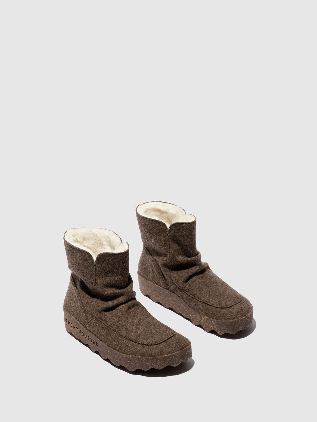Round Toe Boots CUFF WALNUT